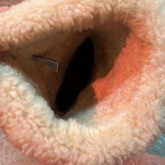 Ugg Elijo boots size 9 - Picture 5 of 8